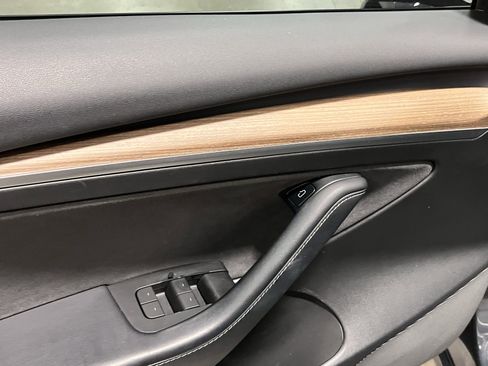 Used 2022 Tesla Model 3 Performance image 17