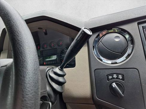 Used 2009 Ford F250 XLT AWD/4WD image 12