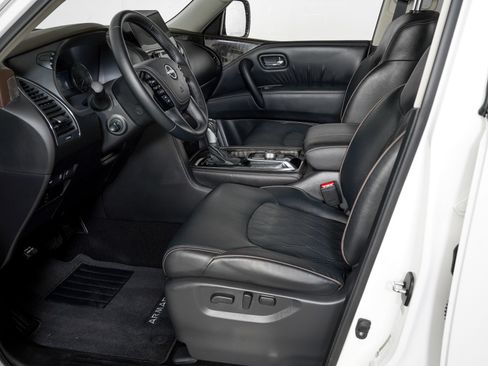 Used 2024 Nissan Armada Platinum w/ Captain's Chairs Package RWD image 15