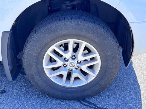 Used 2017 Nissan Frontier SV AWD/4WD image 14