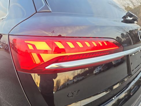 Certified 2025 Audi Q7 2.0T Premium w/ Convenience Package image 33