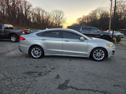 Used 2019 Ford Fusion SEL image 4