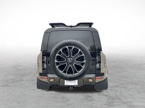 Used 2025 Land Rover Defender 110 image 6
