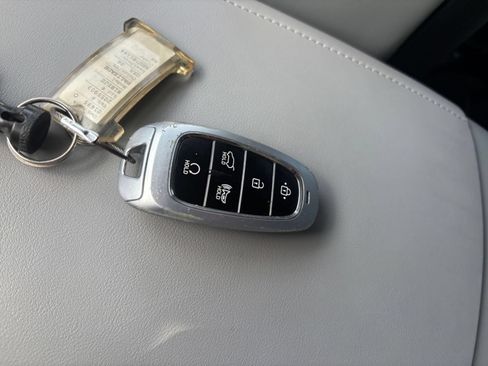 Used 2024 Hyundai Palisade SEL FWD image 21