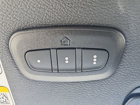 New 2026 Jeep Wrangler Unlimited Sahara AWD/4WD image 36