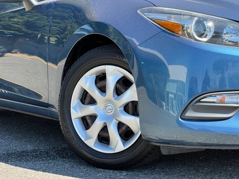 Used 2017 MAZDA MAZDA3 Sport FWD image 2