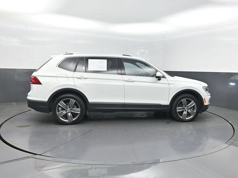 Used 2021 Volkswagen Tiguan SEL AWD/4WD image 34