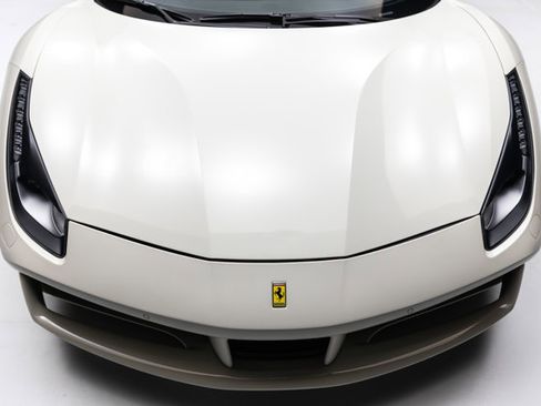 Used 2018 Ferrari 488 Spider image 41