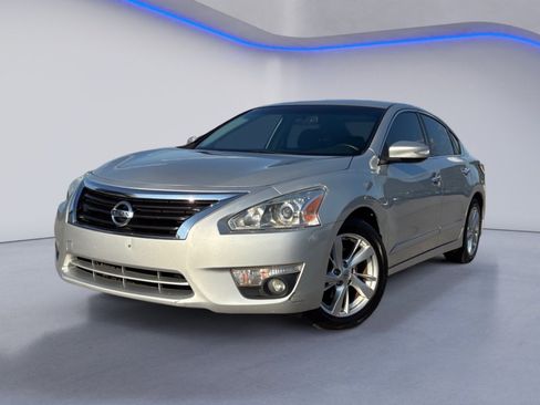 Used 2014 Nissan Altima 2.5 SL w/ Technology Package image 2