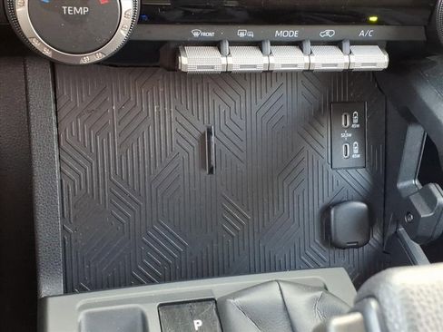 Certified 2025 Toyota 4Runner SR5 AWD/4WD image 25