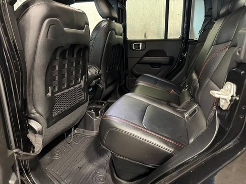 Used 2023 Jeep Gladiator Rubicon w/ Dual Top Group AWD/4WD image 17