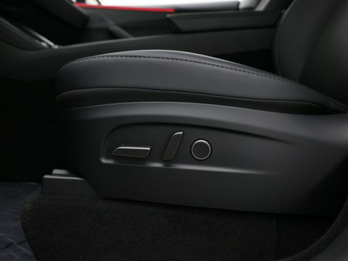 Used 2026 Tesla Model Y AWD image 14