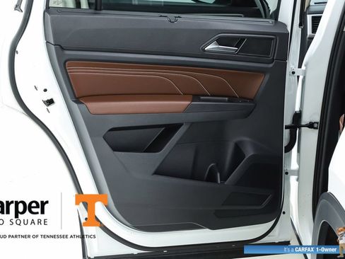 Used 2023 Volkswagen Atlas SE w/ Panoramic Sunroof Package FWD image 17
