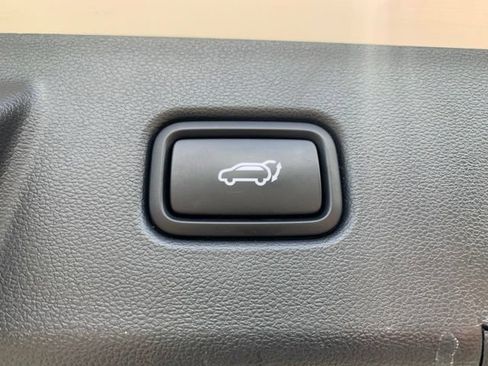 Certified 2022 Hyundai Tucson Limited AWD/4WD image 7