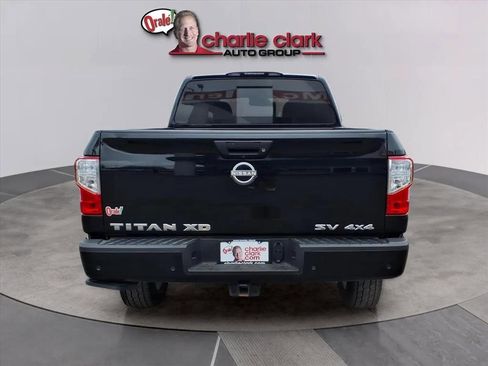 Used 2024 Nissan Titan SV w/ SV Convenience Package image 4