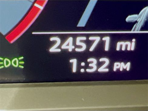 Used 2025 Audi Q3 2.0T Premium image 5