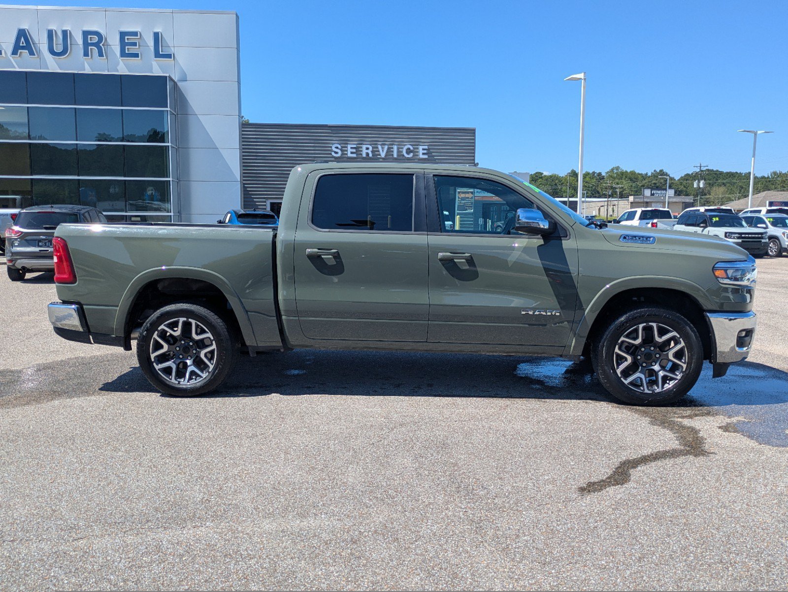 Used 2026 RAM 1500 Laramie AWD/4WD image 9