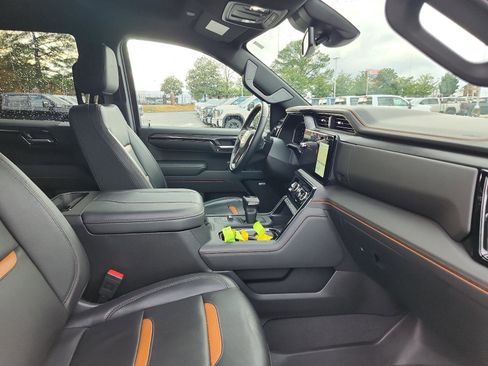 Certified 2023 GMC Sierra 1500 AT4 image 8