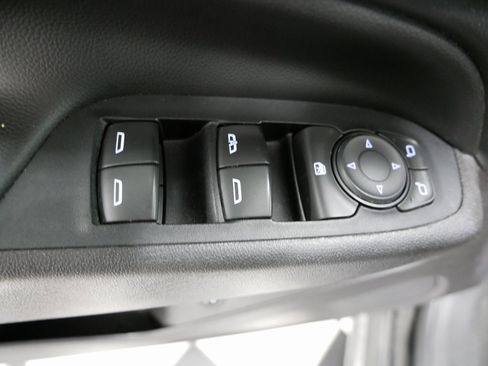 Used 2018 Chevrolet Equinox LT image 13