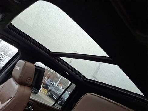 Used 2021 Chevrolet Suburban High Country w/ Premium Package image 13