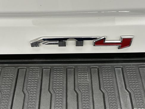Used 2024 GMC Sierra 2500 AT4 AWD/4WD image 19
