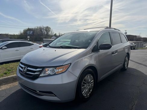 Used 2014 Honda Odyssey LX image 3