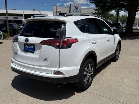 Used 2016 Toyota RAV4 LE AWD/4WD image 4