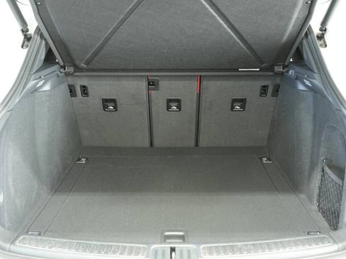 Certified 2025 Porsche Macan AWD/4WD image 28