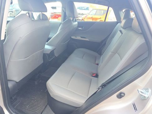 Used 2021 Toyota Venza XLE w/ Softex Package image 12