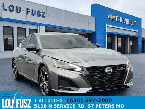 Used 2023 Nissan Altima 2.5 SR w/ SR Premium Package FWD image 1