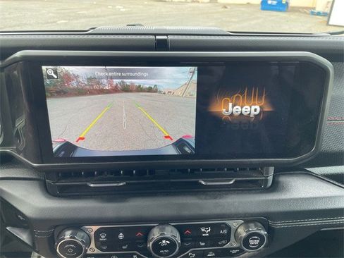 Used 2024 Jeep Gladiator Rubicon w/ Safety Group image 20