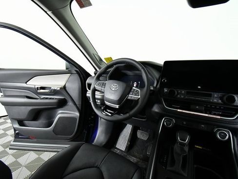 New 2026 Toyota Grand Highlander Limited image 19