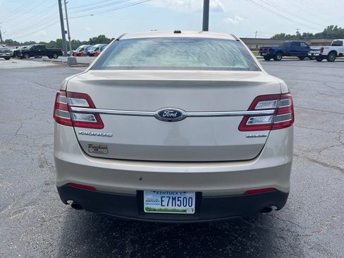 Used 2018 Ford Taurus SE FWD image 4