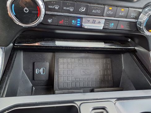 Used 2022 Ford F150 Lariat w/ Equipment Group 502A High image 34