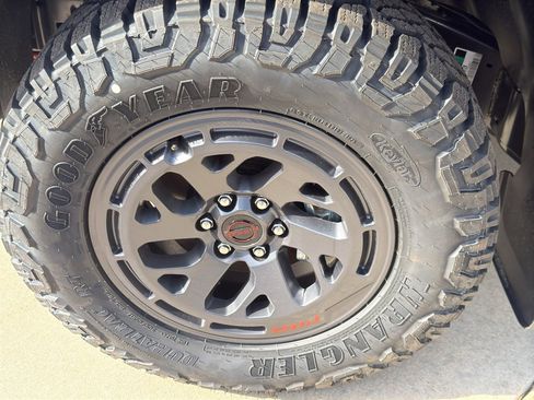 New 2026 Nissan Frontier PRO-4X w/ Pro-4x Convenience Package image 10