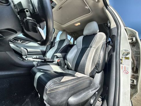Used 2019 Subaru Crosstrek 2.0i Limited w/ Moonroof Package w/Navigation AWD/4WD image 3