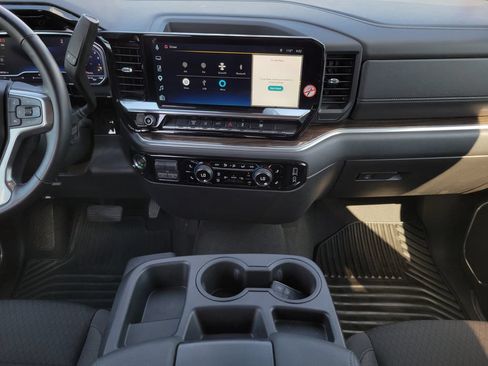 Used 2025 Chevrolet Silverado 2500 LT w/ Convenience Package AWD/4WD image 18