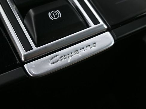 Used 2022 Porsche Cayenne Platinum Edition AWD/4WD image 19