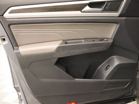 Used 2023 Volkswagen Atlas SE w/ Panoramic Sunroof Package FWD image 17