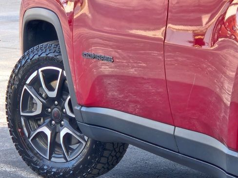 Used 2025 Jeep Compass Trailhawk image 16