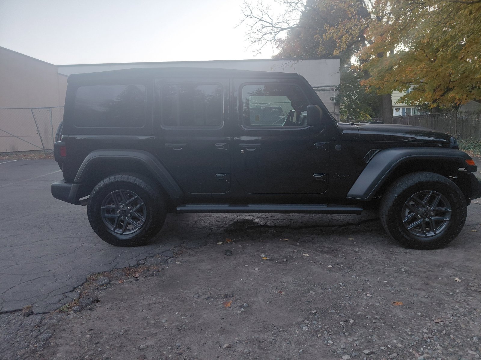 Used 2024 Jeep Wrangler Unlimited Sport AWD/4WD image 32