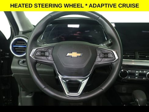 Used 2025 Chevrolet Trax LT w/ Driver Confidence Package FWD image 4
