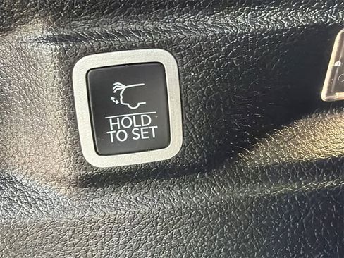 Used 2021 Jeep Grand Cherokee L Limited image 17