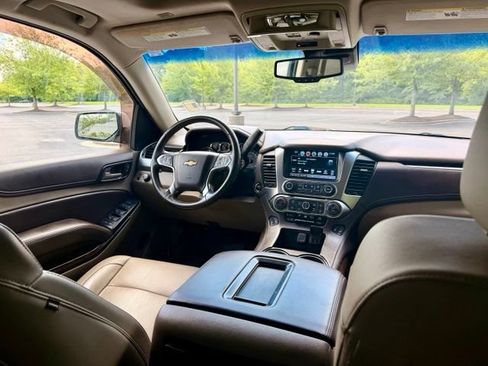 Used 2019 Chevrolet Tahoe LT w/ LT Signature Package RWD image 19