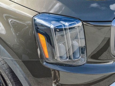 Used 2023 Kia Telluride EX X-Line image 11