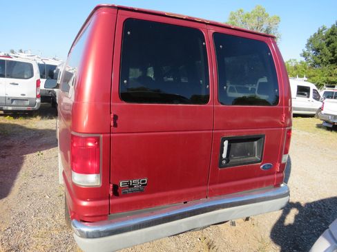 Used 1999 Ford E-150 and Econoline 150 Wagon image 6