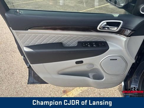 Used 2020 Jeep Grand Cherokee Summit AWD/4WD image 14