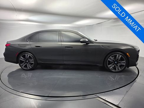 Certified 2023 BMW 760i xDrive AWD/4WD image 3