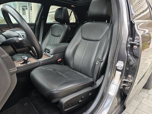 Used 2014 Chrysler 300 C image 62