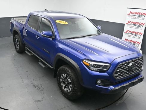 Used 2023 Toyota Tacoma TRD Off-Road w/ Technology Package AWD/4WD image 24